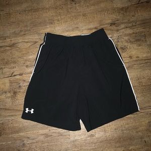 Under armour loose athletic shorts